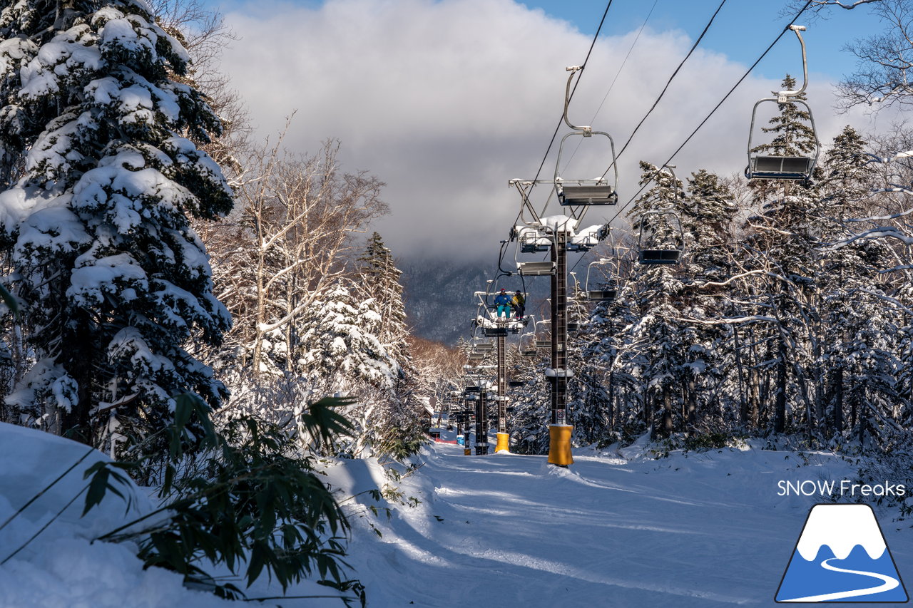 大雪山層雲峡・黒岳ロープウェイスキー場｜雪質も、景色も。やはり黒岳は別格。パウダースノーが舞う、北海道最高所にあるスキー場が営業開始！